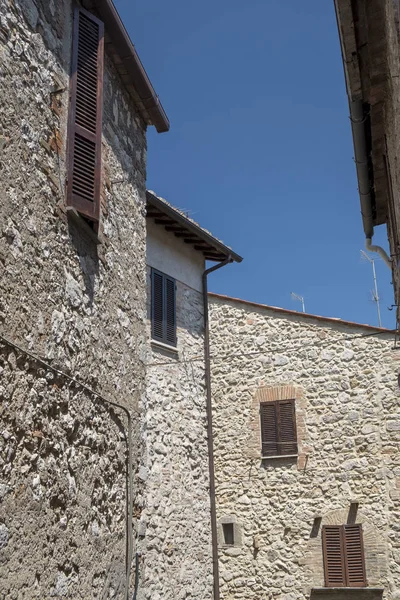 Ciudad histórica de Lugnano en Teverina (Umbría, Italia) ) — Foto de Stock