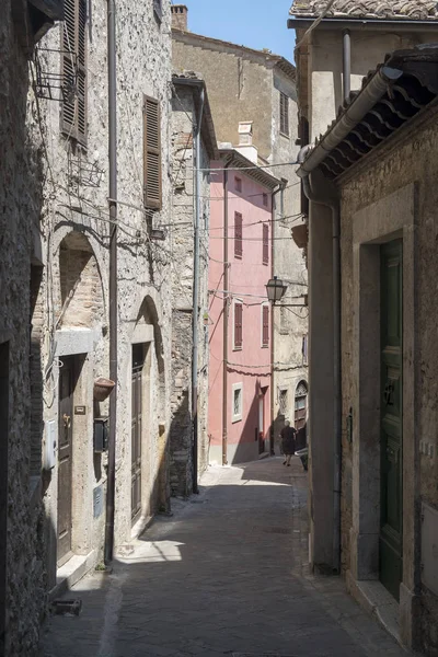 Ciudad histórica de Lugnano en Teverina (Umbría, Italia) ) — Foto de Stock