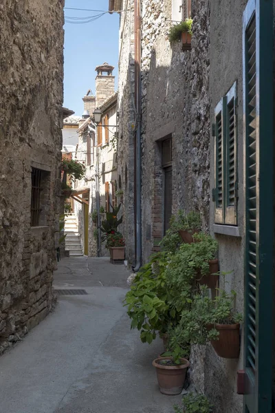 概況 (ウンブリア州、イタリアの Lugnano の歴史的な町) — ストック写真