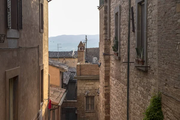 Stará ulice Todi, Umbrie — Stock fotografie