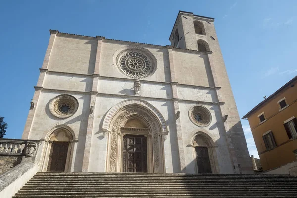 Na głównym placu Duomo Todi, Umbria, — Zdjęcie stockowe