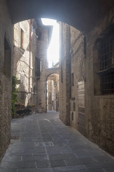 Vieille rue de Todi, Ombrie — Photo