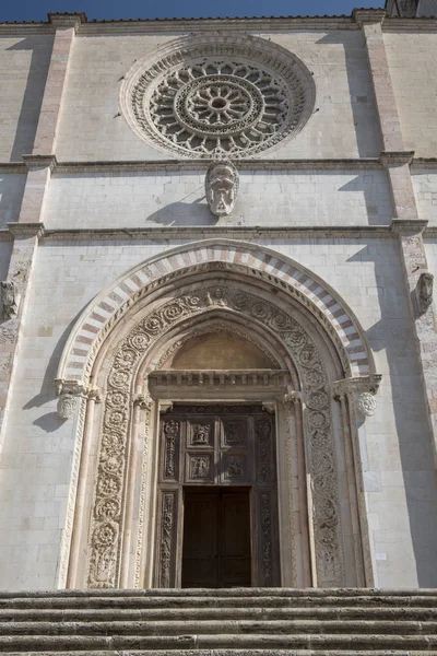 A praça principal de Todi, Umbria, Duomo — Fotografia de Stock