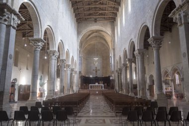Todi, Umbria, iç katedral