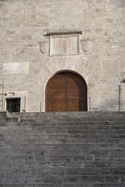 A praça principal de Todi, Umbria — Fotografia de Stock