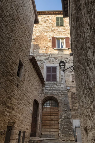 Old street Todi, Umbria — Zdjęcie stockowe