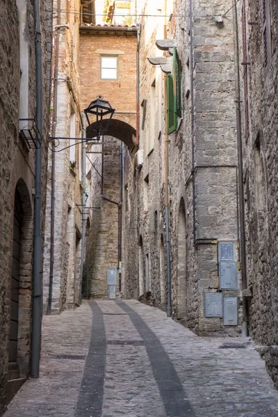 Alte straße von todi, umbrien — Stockfoto