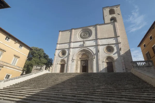 Het belangrijkste plein van Todi, Umbrië, Duomo — Stockfoto