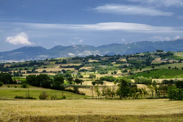 Τοπίο στην Umbria, στο καλοκαίρι — Φωτογραφία Αρχείου