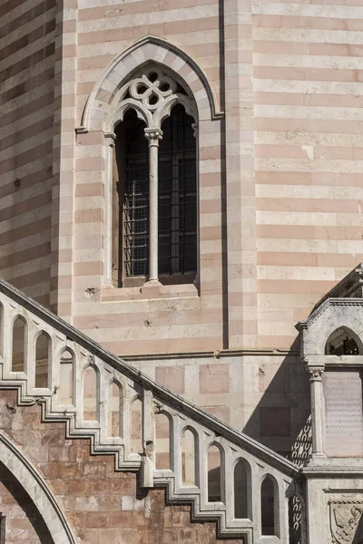 Foligno (Perugia, Italien), katedralen — Stockfoto