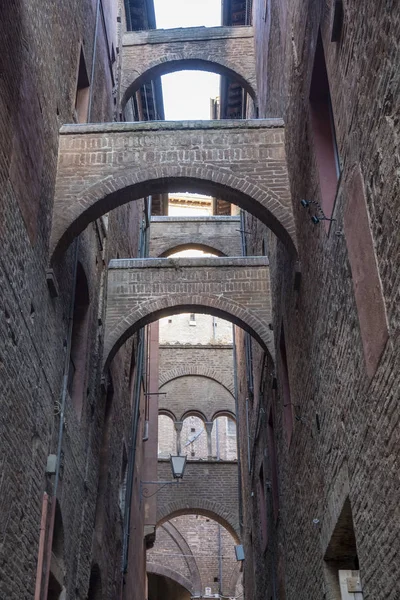 Siena, Olaszország: történelmi épületek — Stock Fotó
