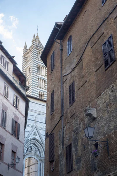 大聖堂 (ドゥオモ シエナ、イタリア: 歴史的建造物) — ストック写真