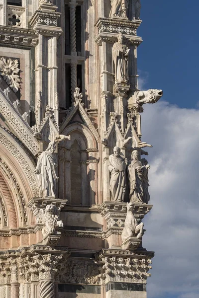 Siena, Itália: edifícios históricos, a catedral (Duomo ) — Fotografia de Stock