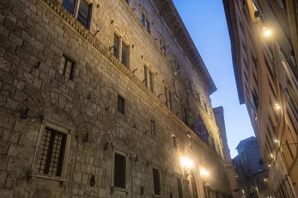 Siena, Italia, de noche — Foto de Stock