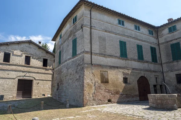 Oude typische boerderij in de Chianti-streek (Toscane) — Stockfoto