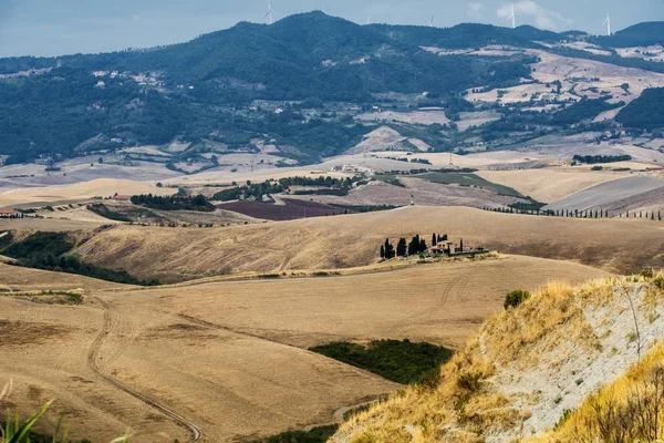 Volterra, Toskana yakınındaki yaz manzara — Stok fotoğraf