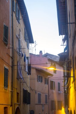 Poggibonsi, Siena, akşam