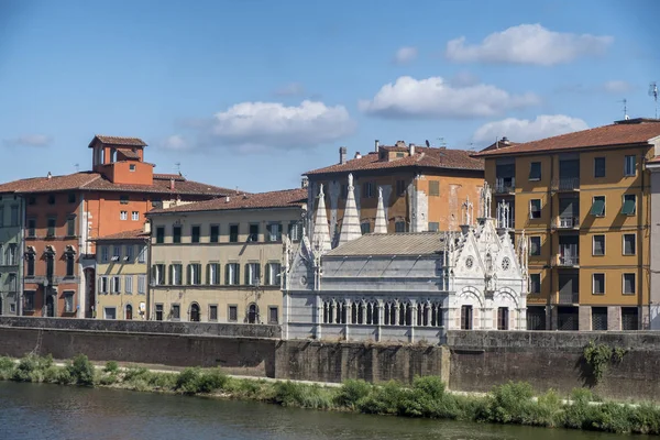 Pisa, zabytkowy kościół — Zdjęcie stockowe