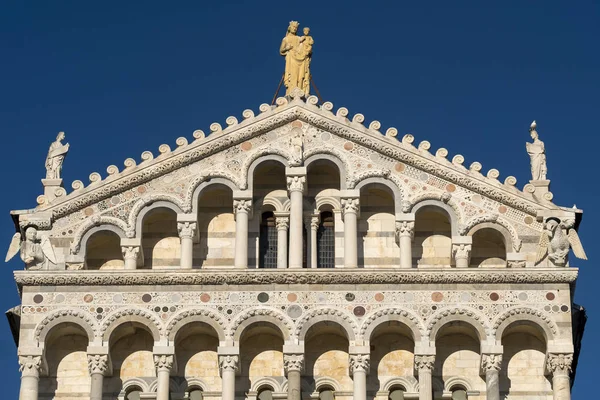 Pisa, Piazza dei Miracoli, famosa praça da catedral — Fotografia de Stock