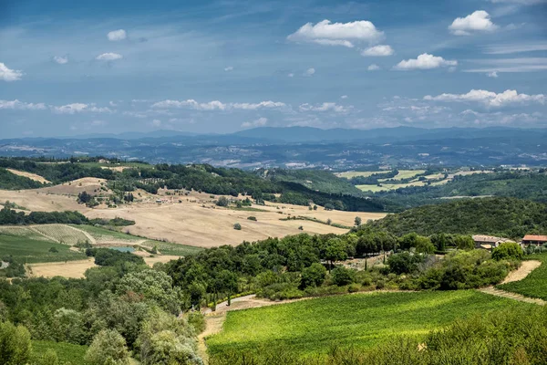 Landschap in de buurt van San Gimignano (Toscane) — Stockfoto