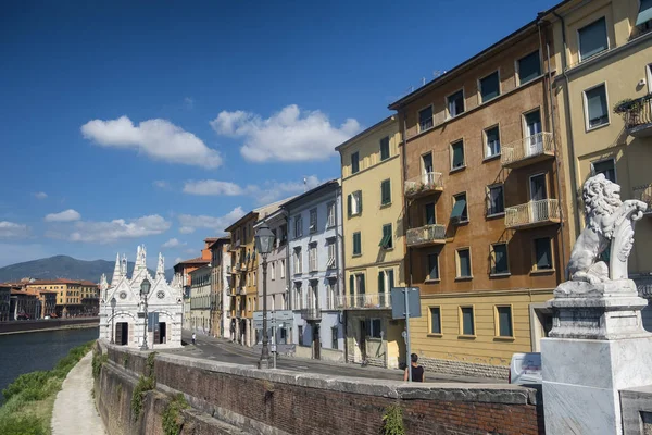 Pisa, historický kostel — Stock fotografie