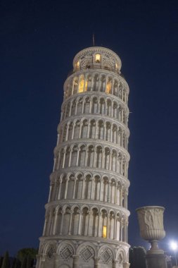 Pisa, Piazza dei Miracoli, ünlü katedral meydanı.