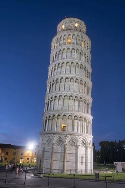 Pisa, Piazza dei Miracoli, famosa piazza del Duomo — Foto Stock