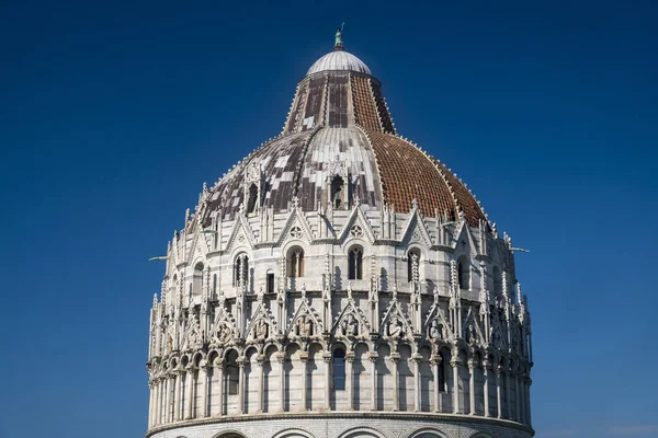 Pisa, Piazza dei Miracoli, famous cathedral square — Stock Photo, Image