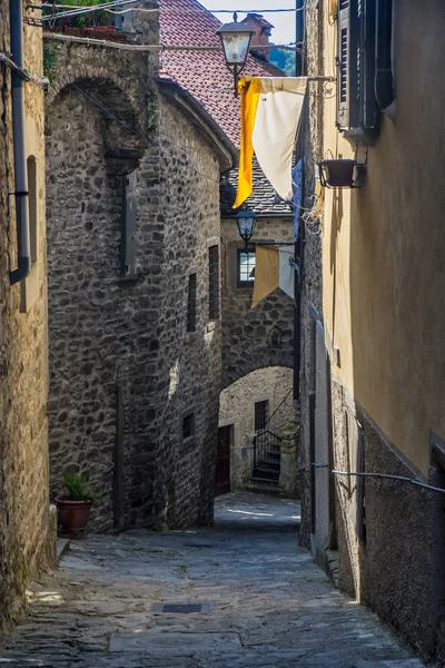 Pontremoli, historické město v Lunigiana — Stock fotografie