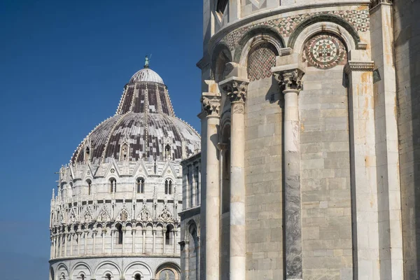 Pisa, Piazza dei Miracoli, famous cathedral square — Stock Photo, Image