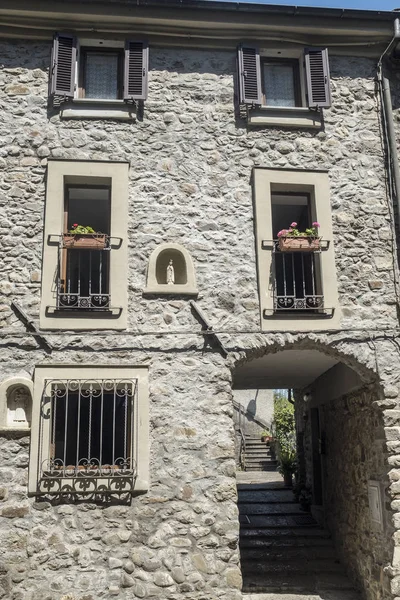 Terrarossa, old village in Lunigiana — Stockfoto