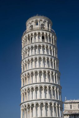 Pisa, Piazza dei Miracoli, ünlü katedral meydanı.