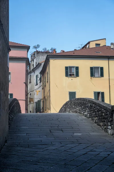 Pontremoli, historické město v Lunigiana — Stock fotografie