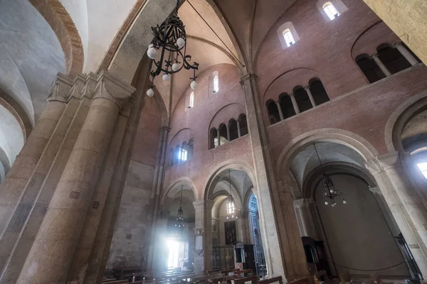 Fidenza, Parma, Italia: interno della cattedrale — Foto Stock
