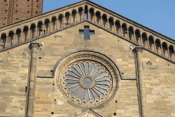 Catedral histórica em Piacenza, Itália — Fotografia de Stock
