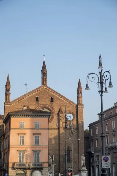 Piacenza: Piazza Cavalli, centrale plein van de stad — Stockfoto