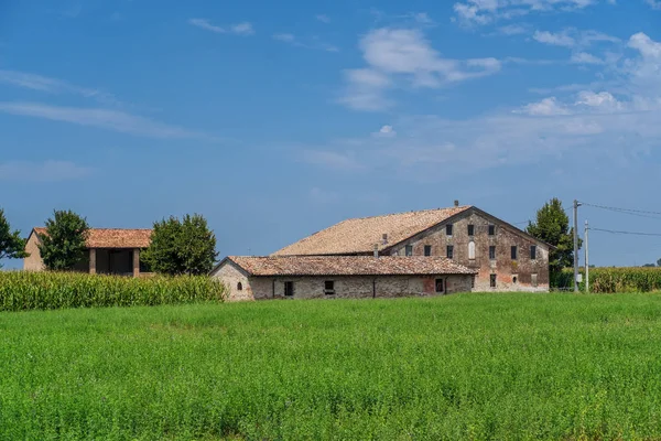 Wiejski krajobraz w pobliżu Cortemaggiore, Włochy — Zdjęcie stockowe