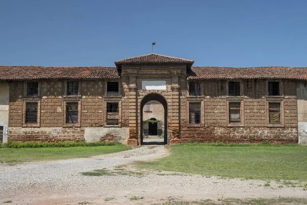 Borghetto Lodigiano (Itálie): historická farma — Stock fotografie