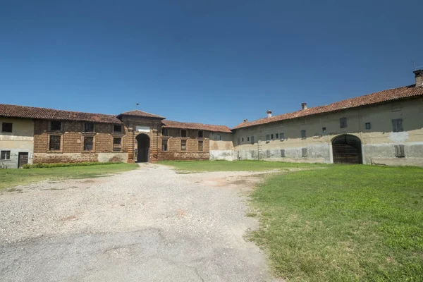 Borghetto Lodigiano (Itália): fazenda histórica — Fotografia de Stock