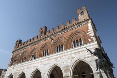 Piacenza: Piazza Cavalli, main square of the city clipart