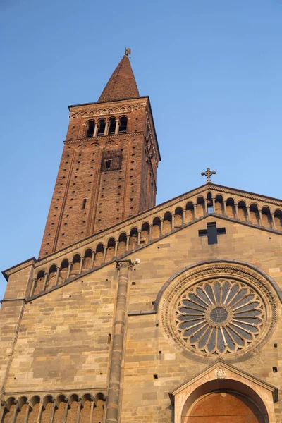 Tarihi katedral Piacenza, İtalya — Stok fotoğraf