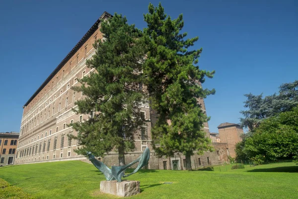 Piacenza: o edifício histórico conhecido como Palazzo Farnese — Fotografia de Stock