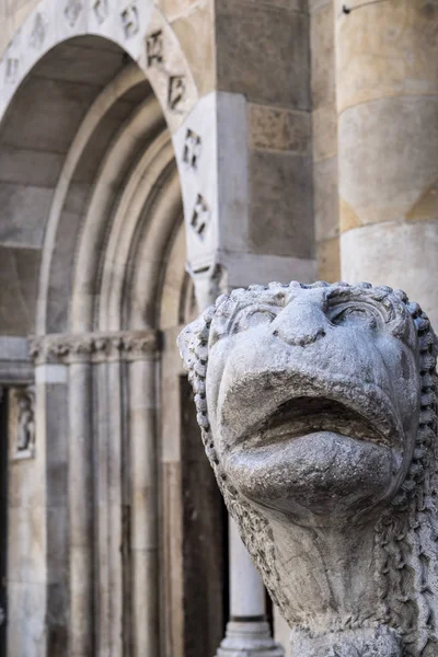 Fidenza, Parma, Italy: cathedral facade — Stock Photo, Image