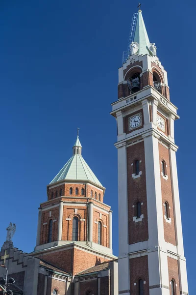 Milan, Italy: church — Stock Photo, Image