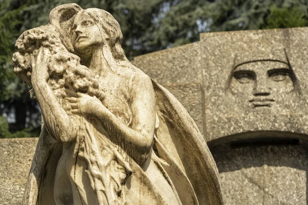 Cimitero Monumentale, историческое кладбище Милана — стоковое фото