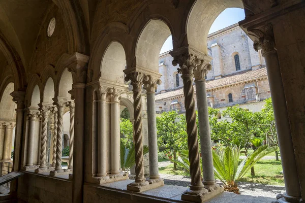 잔존물로 이루어진 수도원, 이탈리아 — 스톡 사진