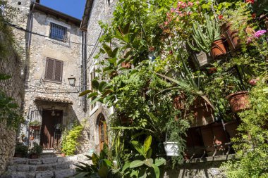 Sermoneta, Latin eyaletinin tarihi kenti.