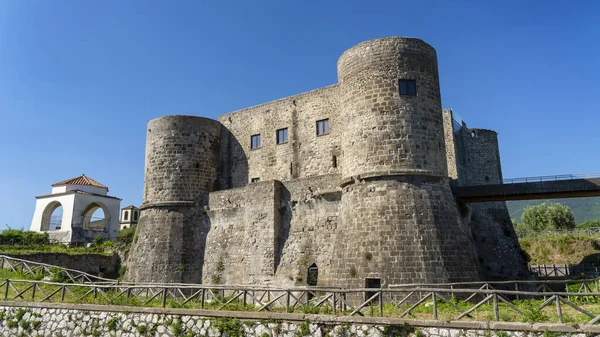 意大利卡塞尔塔Calvi中世纪城堡 — 图库照片