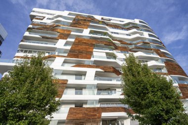 Şehir yaşamındaki Hadid binaları, Milan