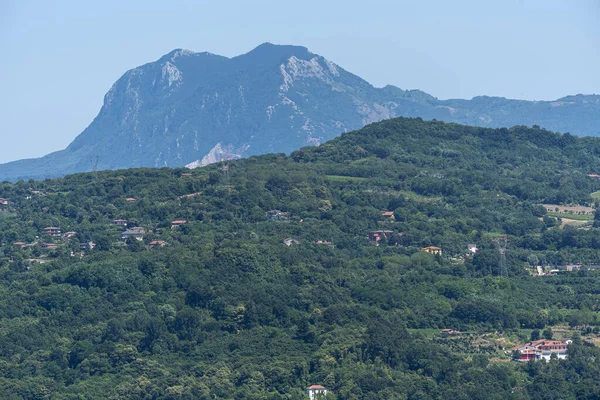 Sommarlandskap i Irpinia, södra Italien — Stockfoto